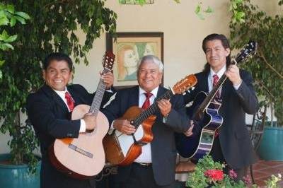 Mariachi Trio Estrellas De Oro