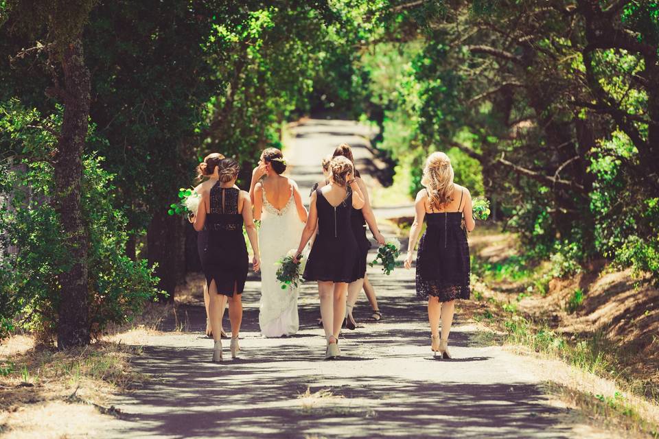 Bride & Bridesmaids