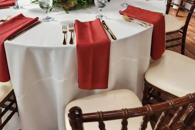 Pre-set guest table