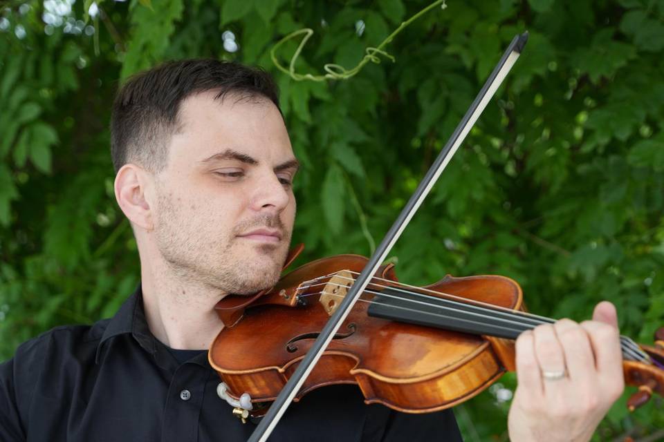 Shawn Boucke - Violinist