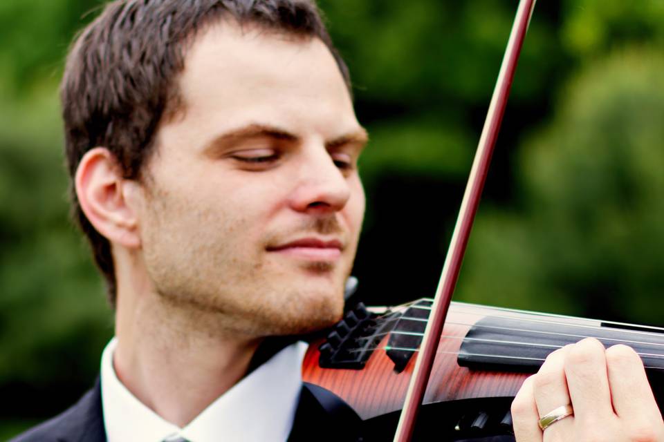 Shawn Boucke - Violinist