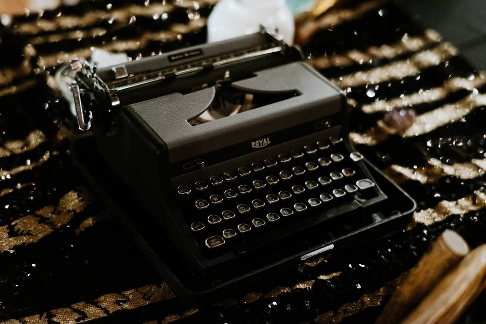 Antique typrwriter