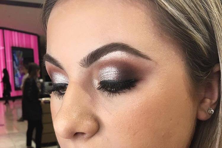 Mauve smokey eye