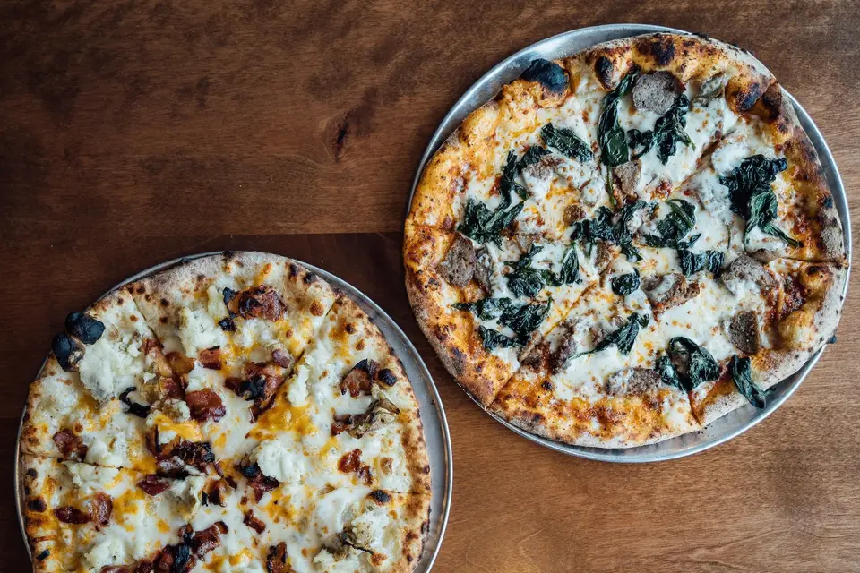 Now open: Toss 'n Fire wood-fired pizza sets up shop in North