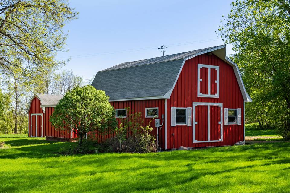 Gorgeous red barn