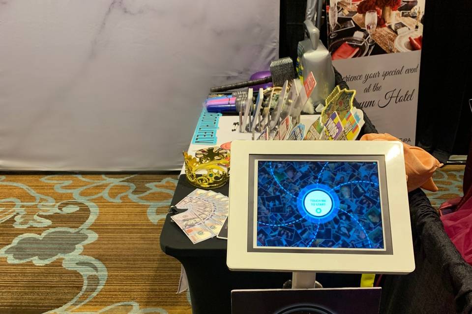 Booth Sharing Station