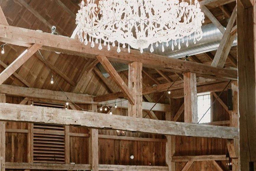 Barn wedding decor