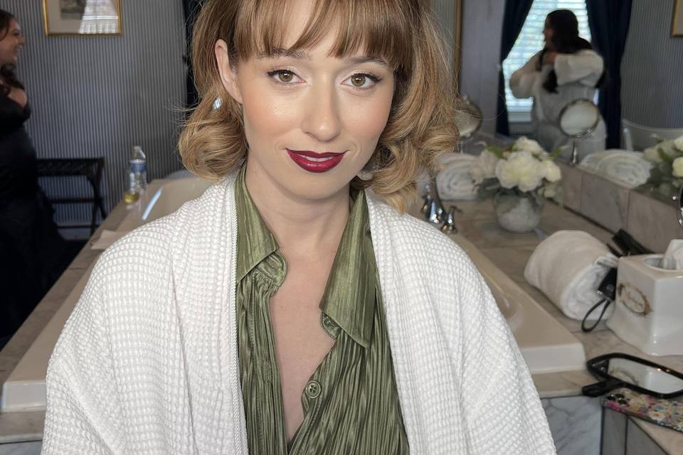 Bridesmaid Hollywood glam