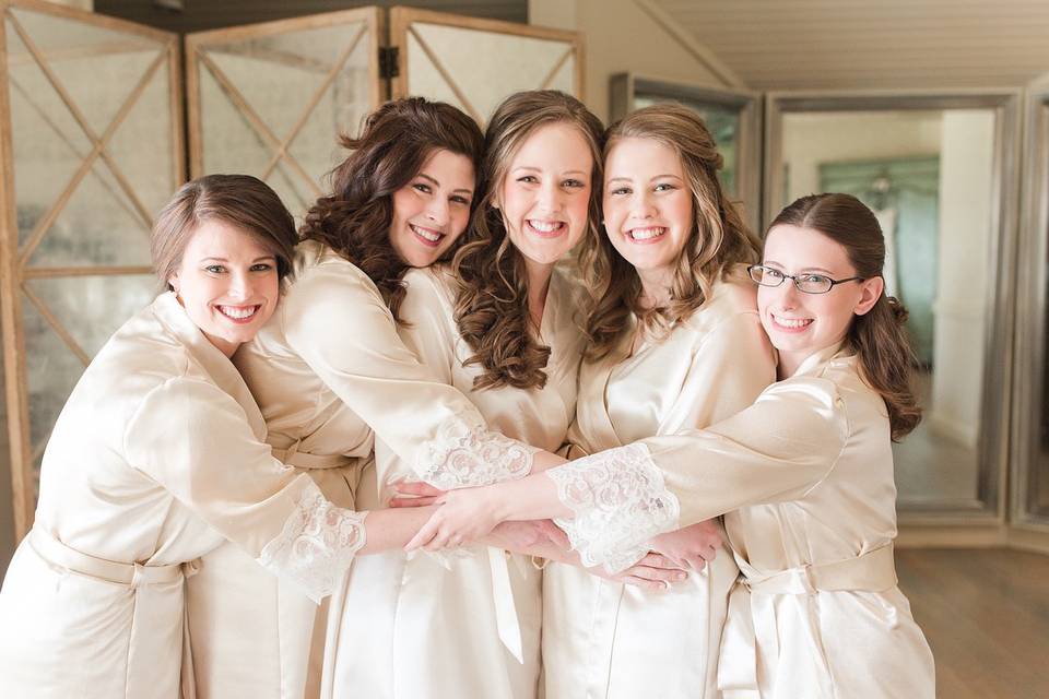 Bridal party in the suite - Katelyn James Photography