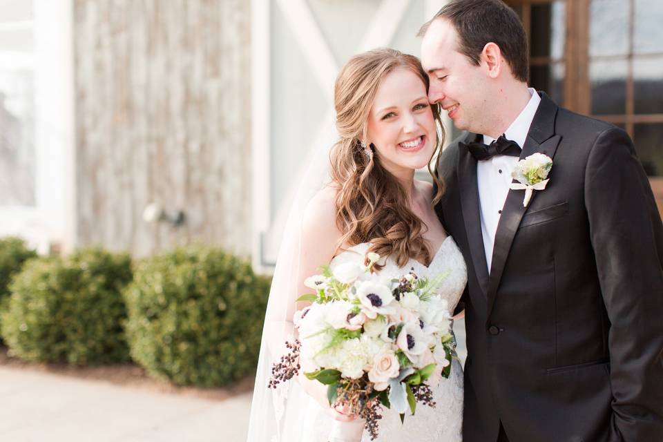 Newlywed couple - Katelyn James Photography