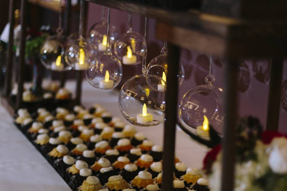 Cake table