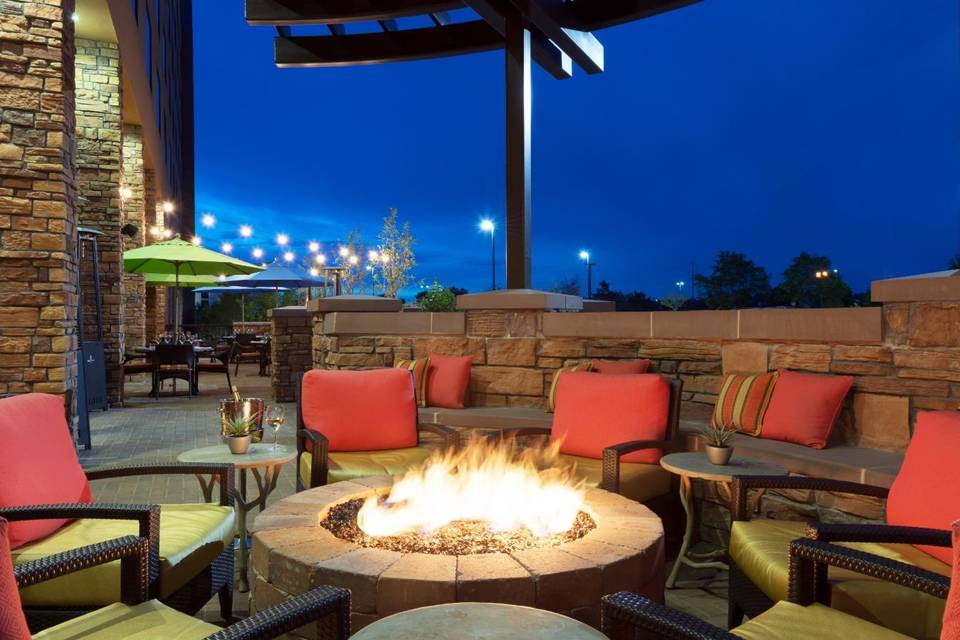 Outdoor Fire Pit and Patio - Denver Marriott Westminster