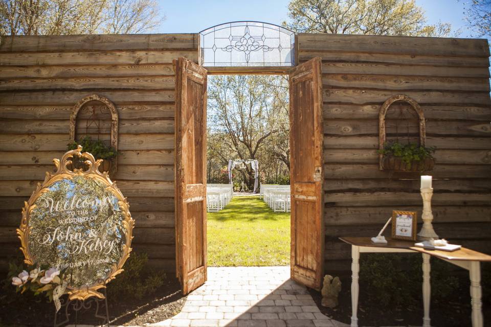 Woods & Weddings
