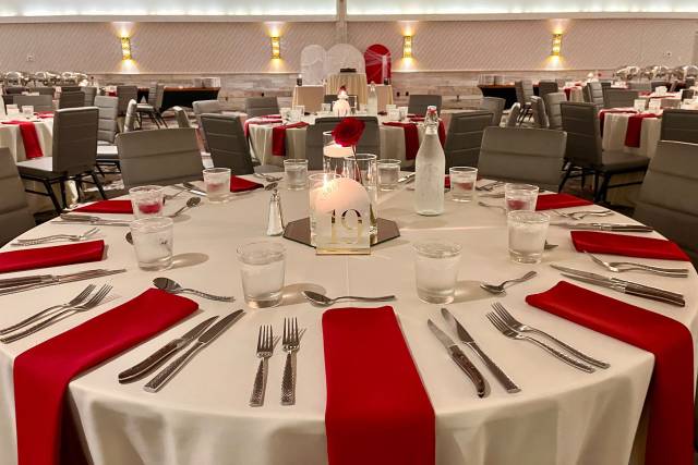 Red & Ivory Rose Wedding