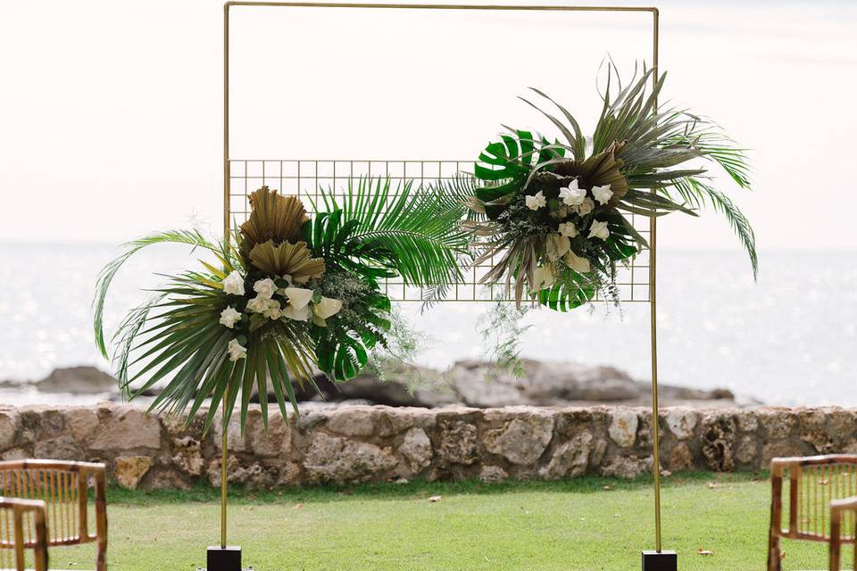 Tropical ceremony backdrop.