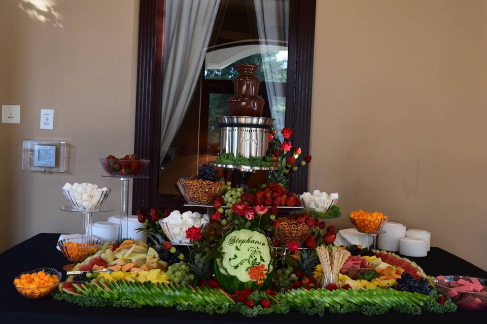 Carvings for fruit display