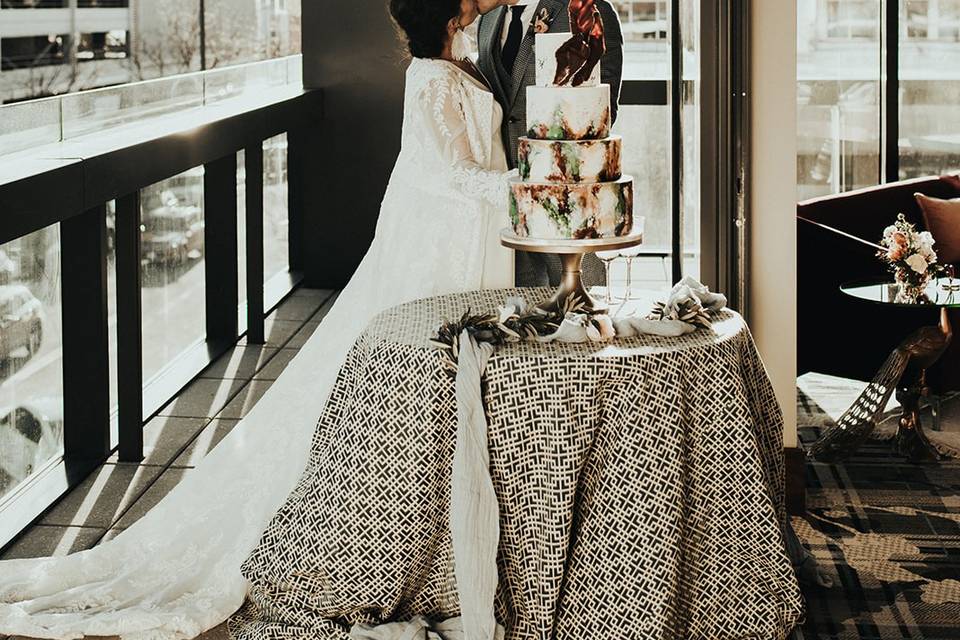 Contemporary Cake Cutting