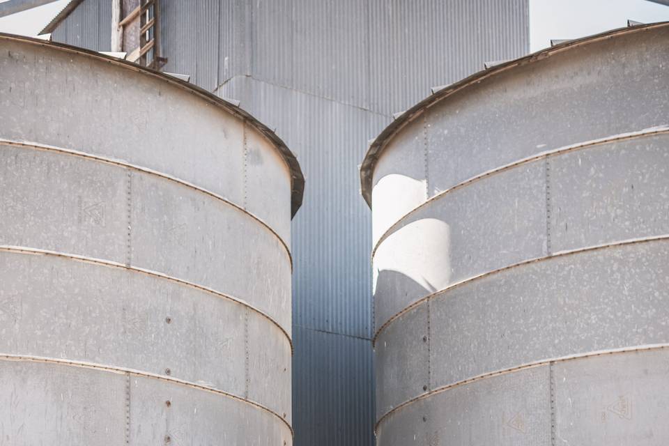 Silos for family photo