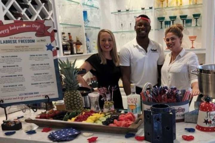 Any theme, anywhere! 🍹🌴🙌🍍