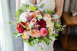 Summery bridal bouquet