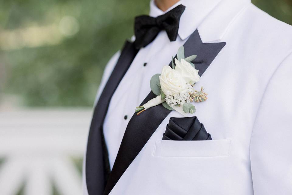 Simple boutonniere