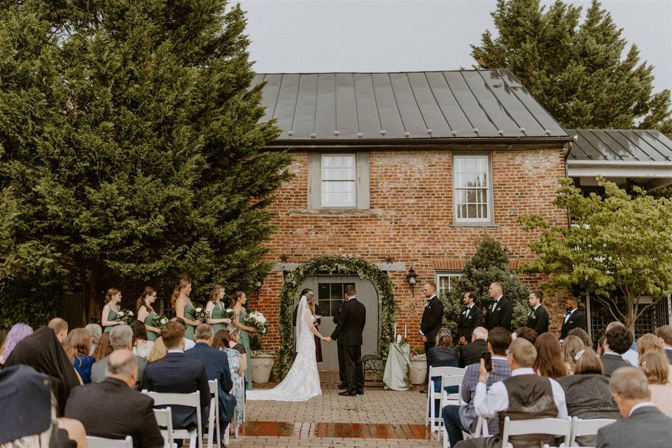 Outdoor manor ceremony