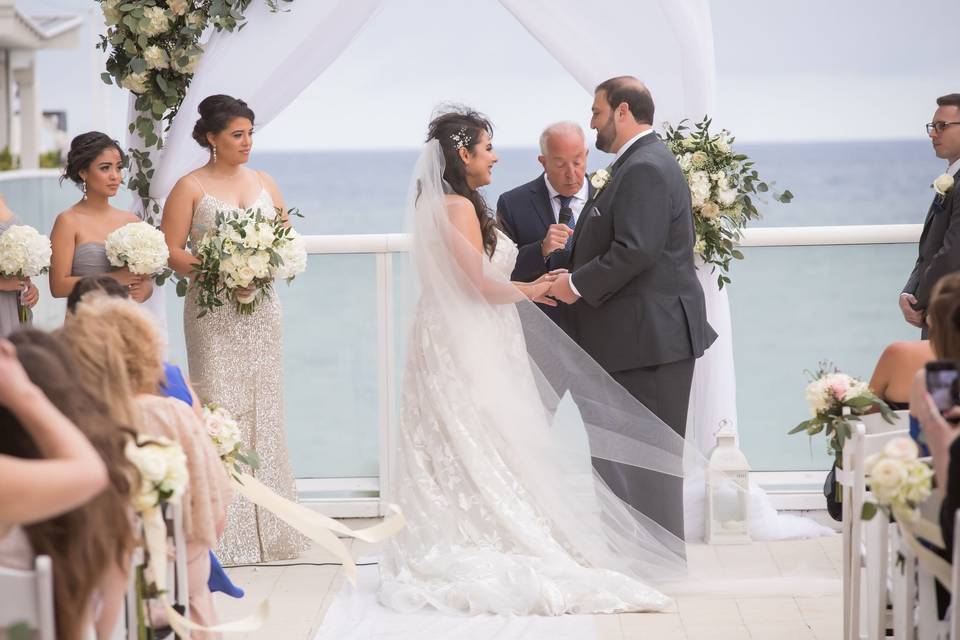 Bride bouquet all white