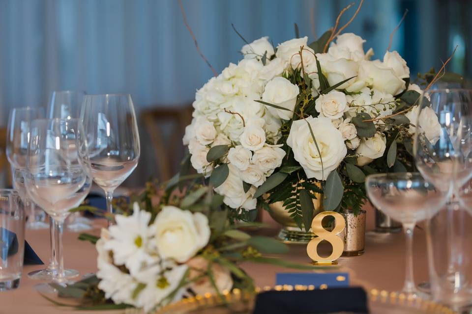 Head table arrangement