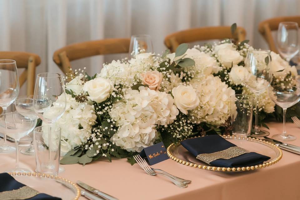 Head table arrangement