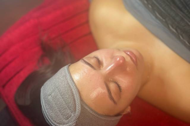 Essential Facial