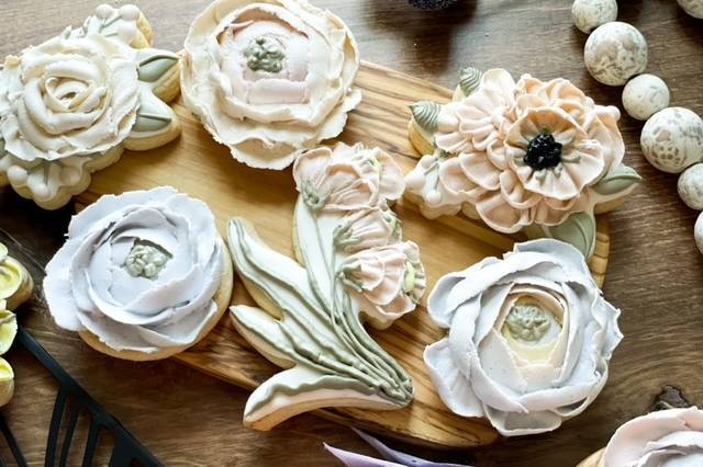 Romantic floral cookies