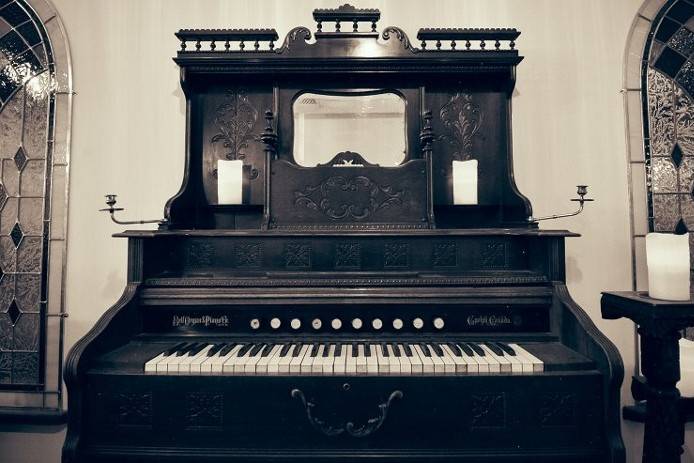 Black piano