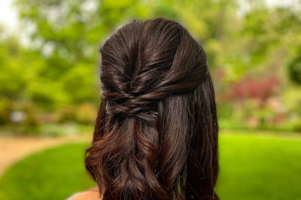Perfect hairstyle for bridal p