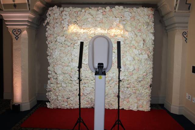 Orlando Flower Walls & Photo Booth