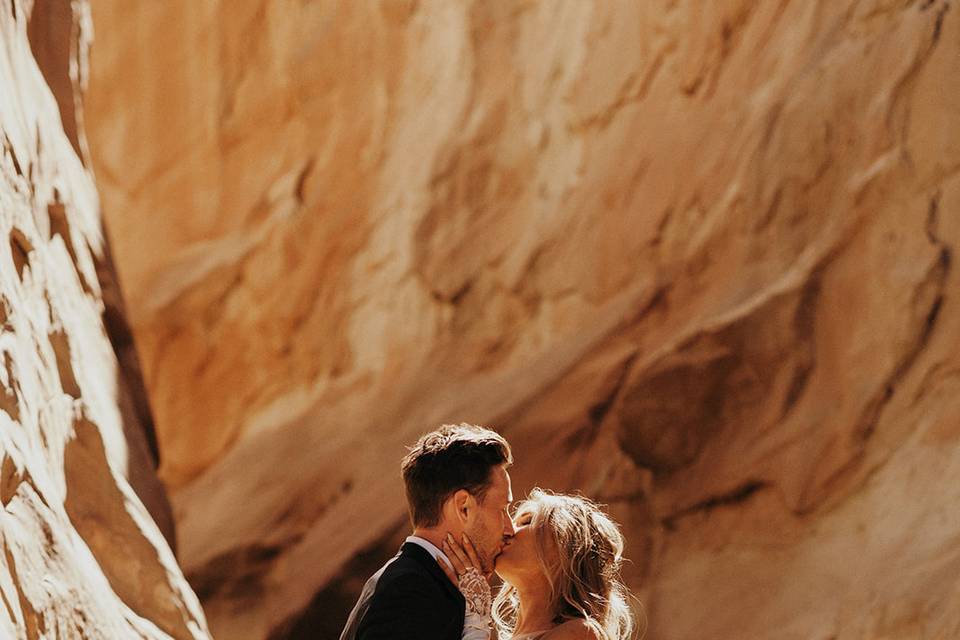 Newlyweds in the canyon