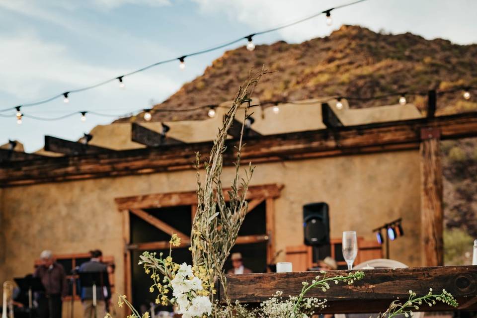 Sweetheart table florals