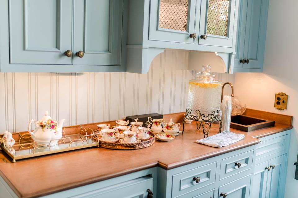 Brunch and tea in the Cottage