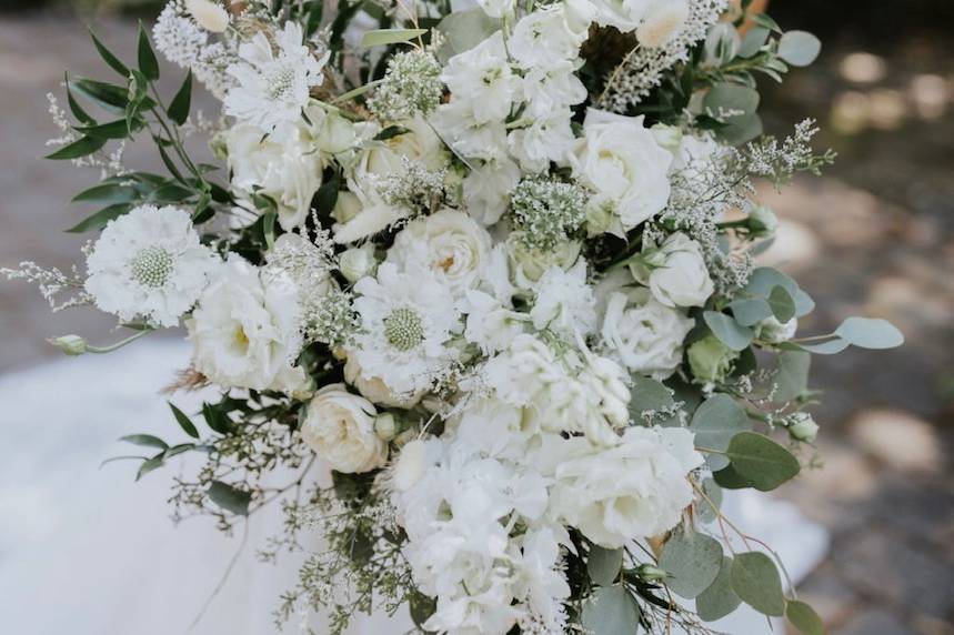 White floral cascade bouquet