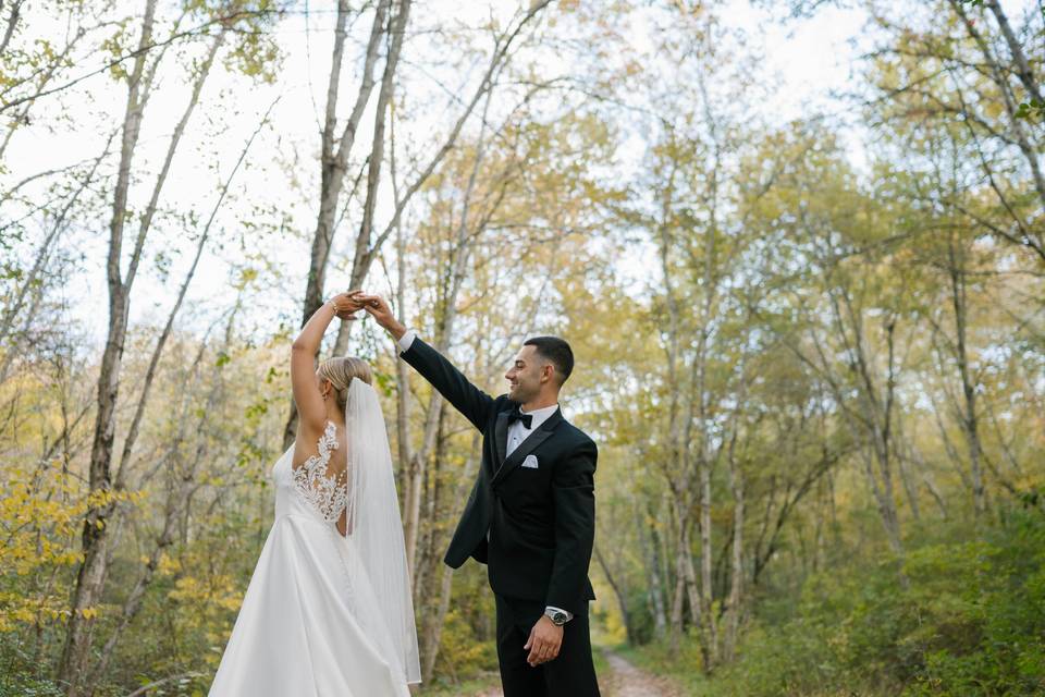 Fall bride and groom