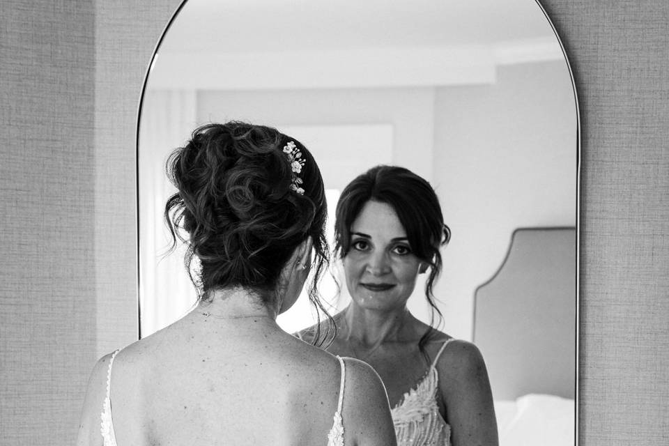 Bride getting ready photos
