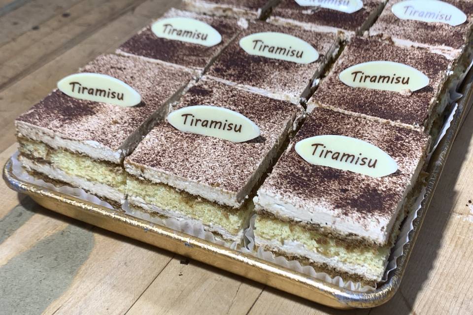 Tiramisu Cake
