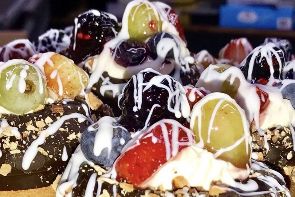 French Cream Fruit Horn