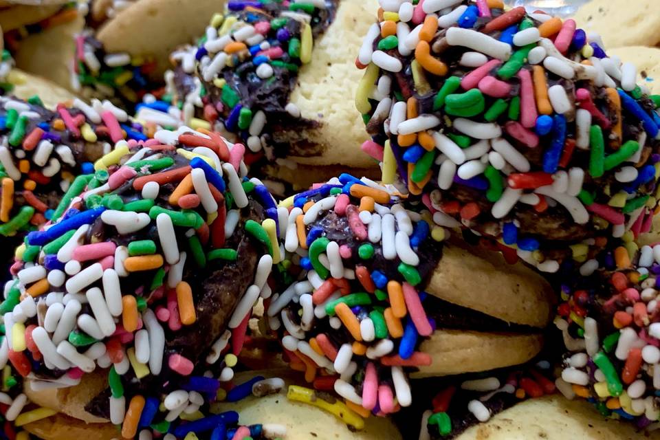 Dipped Sprinkle Sandwich