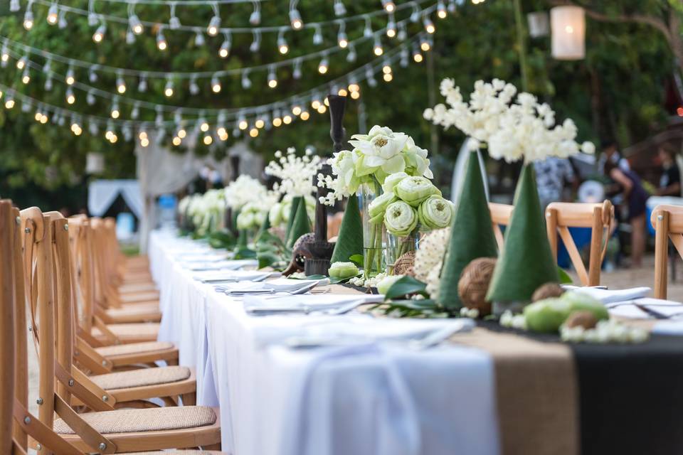 Green/white outdoor reception