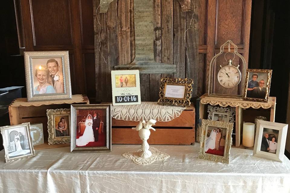 Family photos table