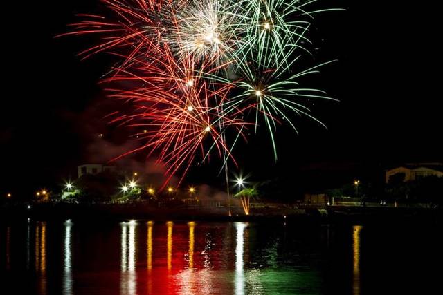 Fuochi d'artificio Matrimonio - Spettacoli Pirotecnici Matrimonio Pisa e  Lucca - Magic Fire