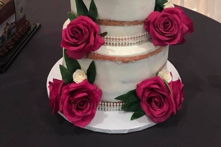 Roses on a wedding cake