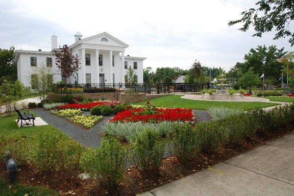 Wilder Mansion and Diana Nicholas Formal Garden