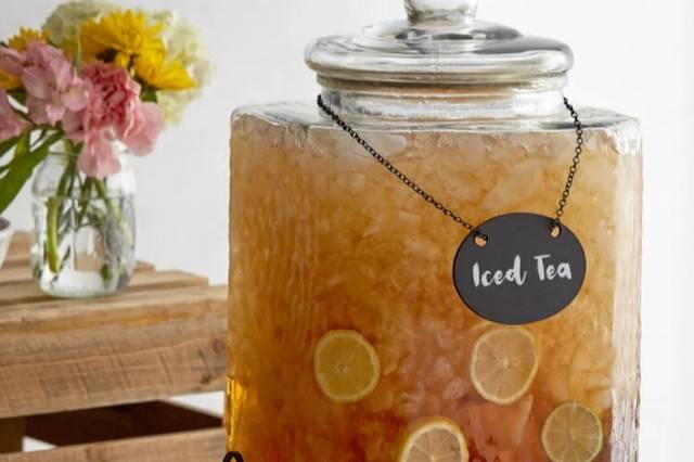 Refreshing iced tea stand