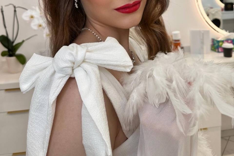 Hollywood style Bridal Makeup